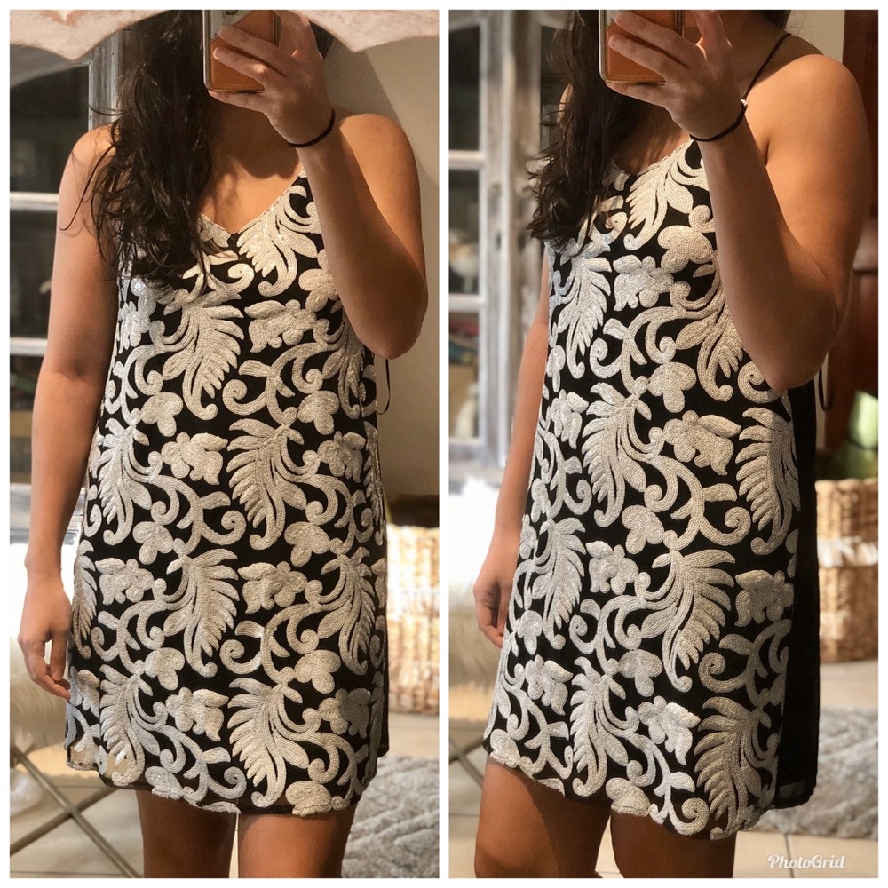 NWOT Forever 21 Sequin Paisley Shift Dress